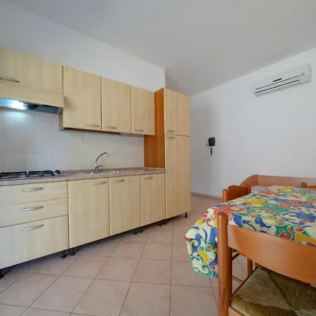 Rosy Aparthotel 3*