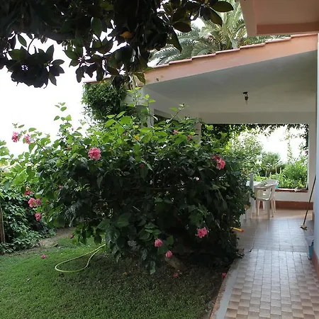 Rosy Apartahotel Capo Vaticano