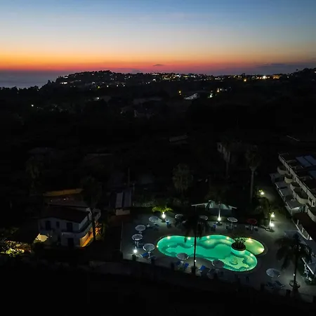 Rosy Aparthotel