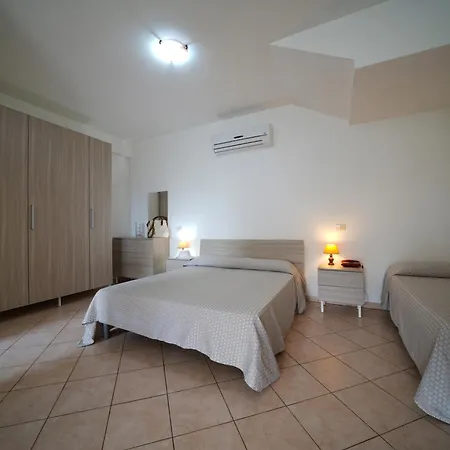 Rosy Aparthotel 3*