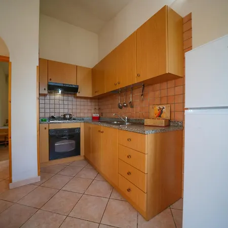 Rosy Aparthotel 3*