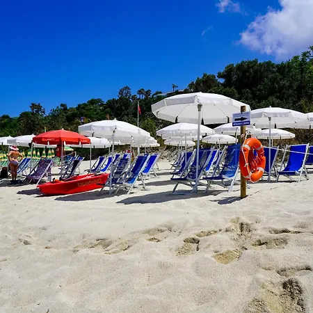 Rosy Aparthotel 3*