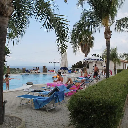 Rosy Aparthotel Capo Vaticano