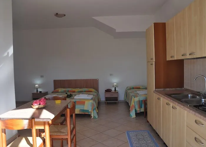 アパートホテル Rosy