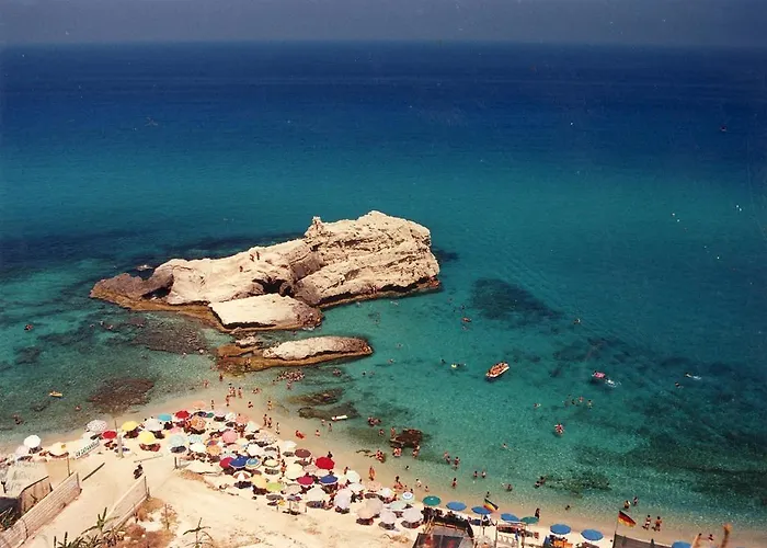 Rosy アパートホテル