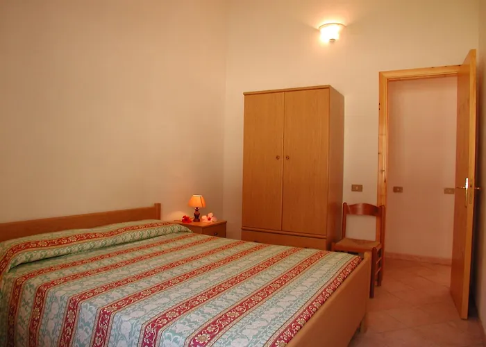 Rosy アパートホテル 4*